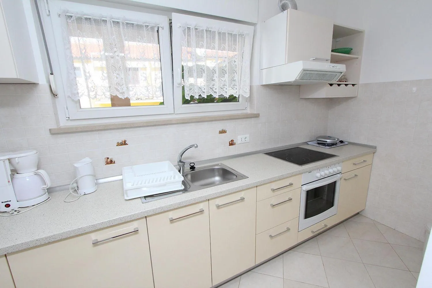 Charmantes Apartment Nur 400 Meter Zum Strand Mit Meerblick, Grillbereich, Klima, Wifi Rovinj