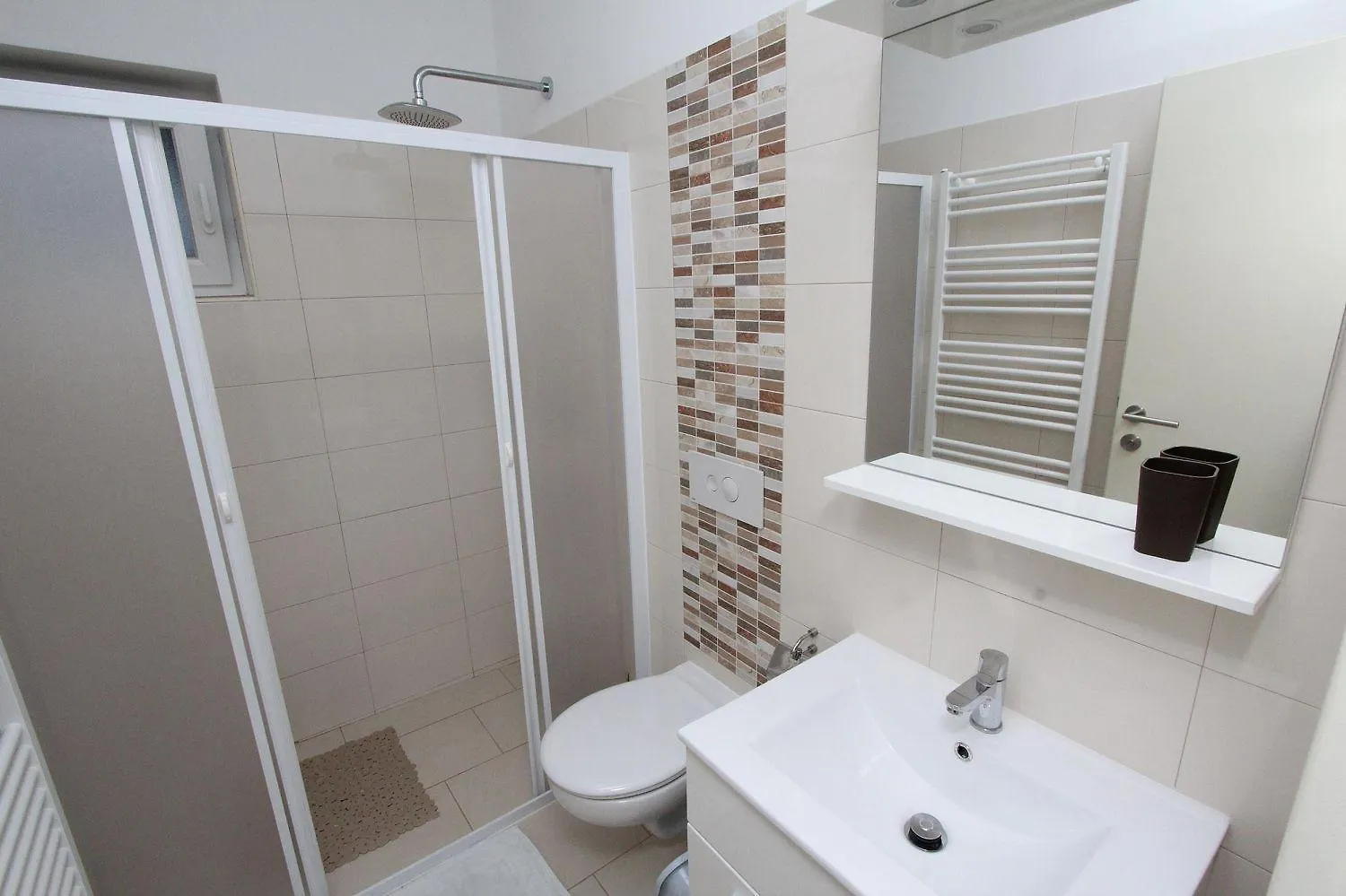 Charmantes Apartment Nur 400 Meter Zum Strand Mit Meerblick, Grillbereich, Klima, Wifi Rovinj