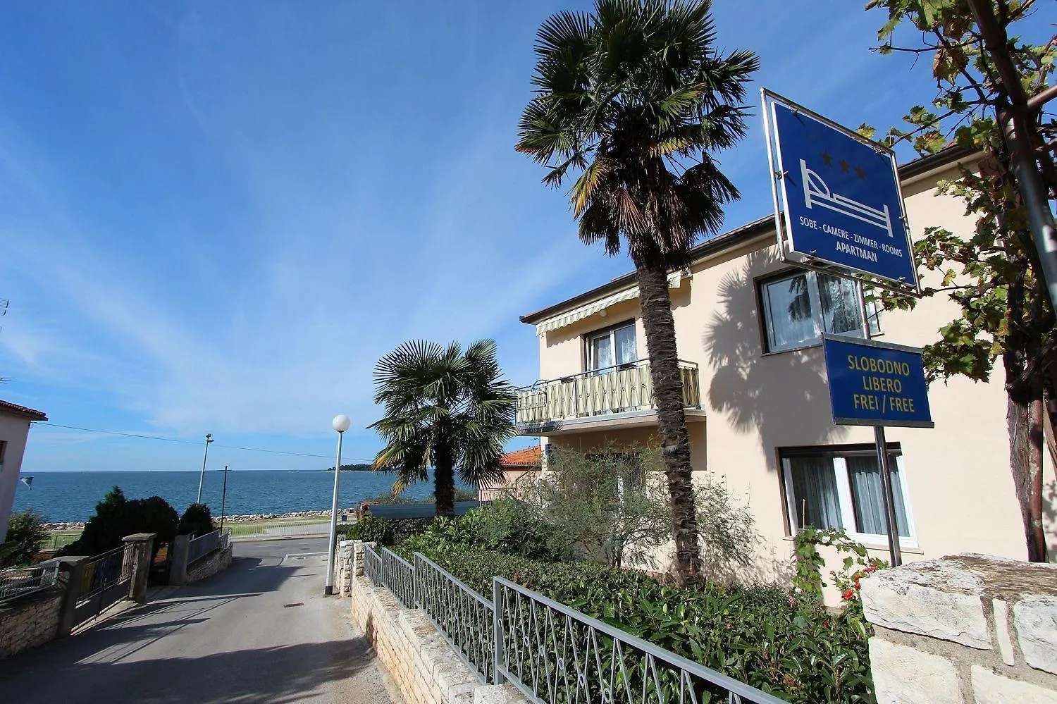 Charmantes Apartment Nur 400 Meter Zum Strand Mit Meerblick, Grillbereich, Klima, Wifi Rovinj